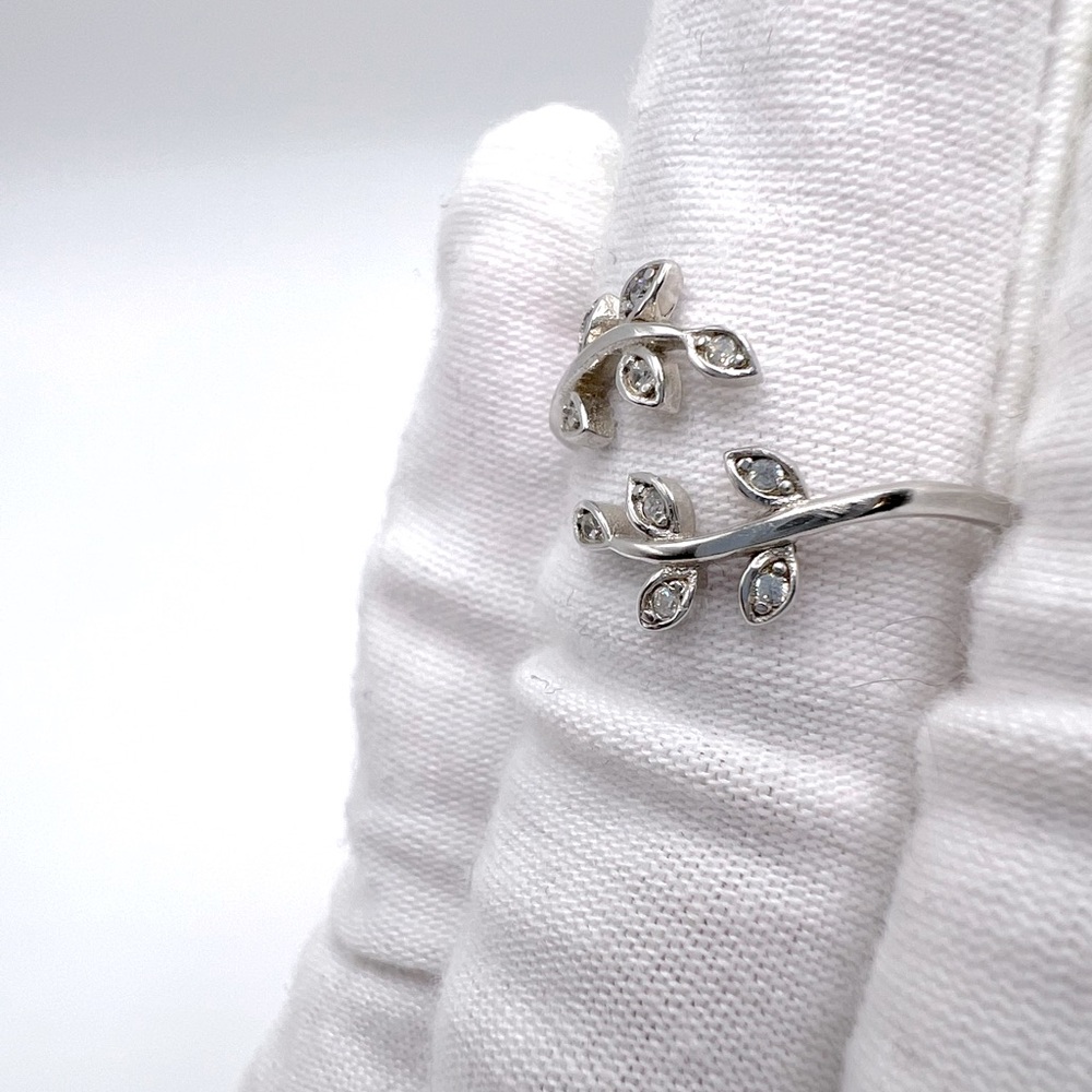 Sale $18 Firm! .925 Sterling Silver Cz Leaf Ring - Picture 14 of 17